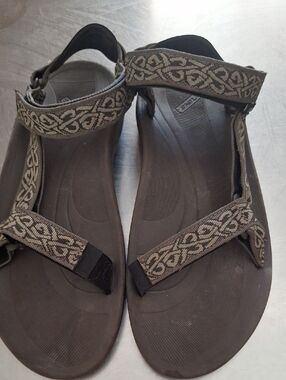 Brown And Tan Mens Teva Outdoor Sandals Style 6684